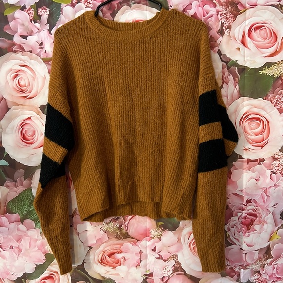 J+L size xs sweater • John + Jenn - Picture 8 of 9